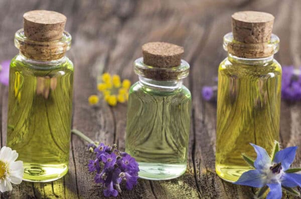 العلاج بالزيوت الطبيعية